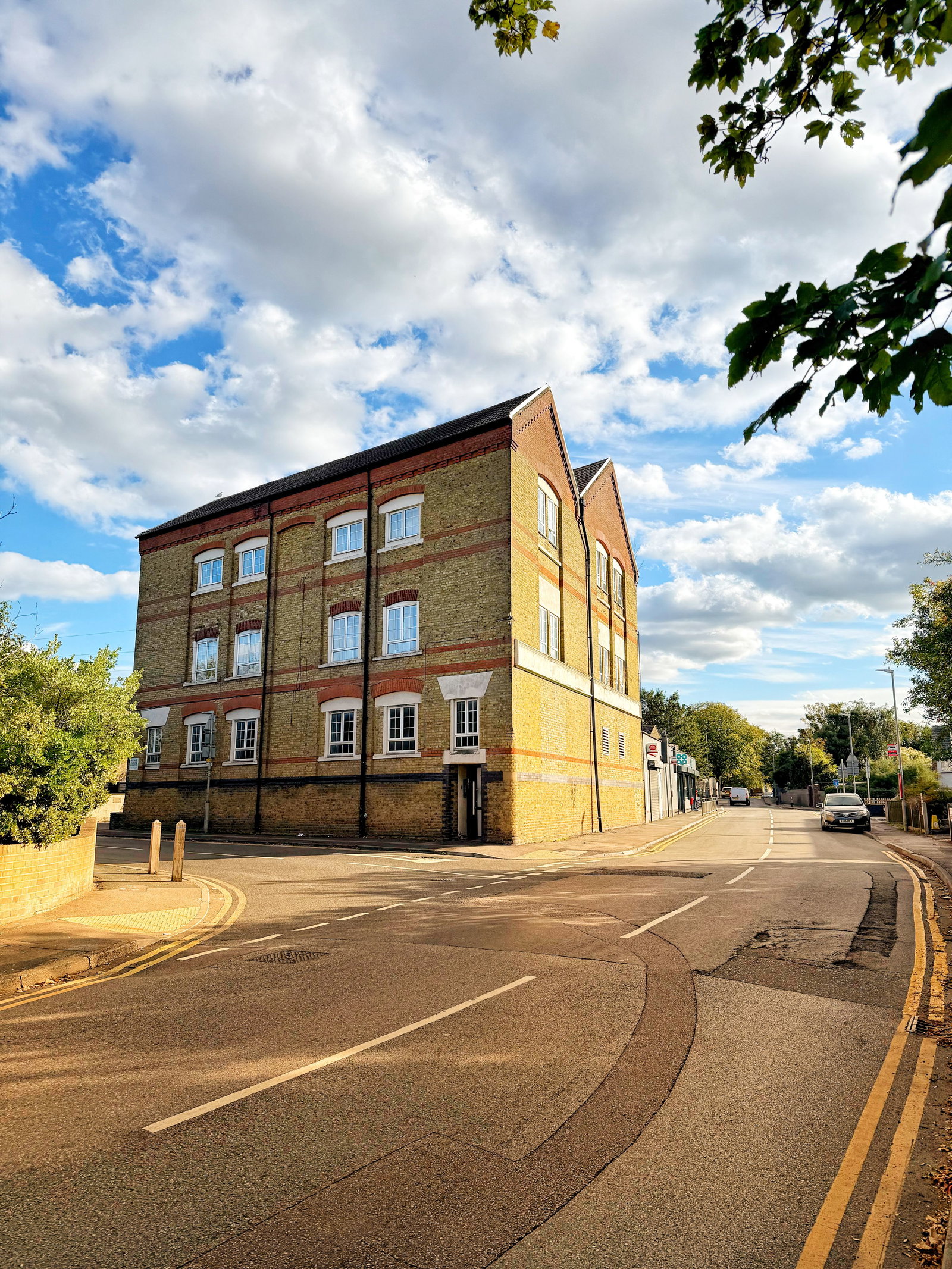 Flat for sale in Sittingbourne, Church Road, Sittingbourne, ME10 3RE, 678 m²