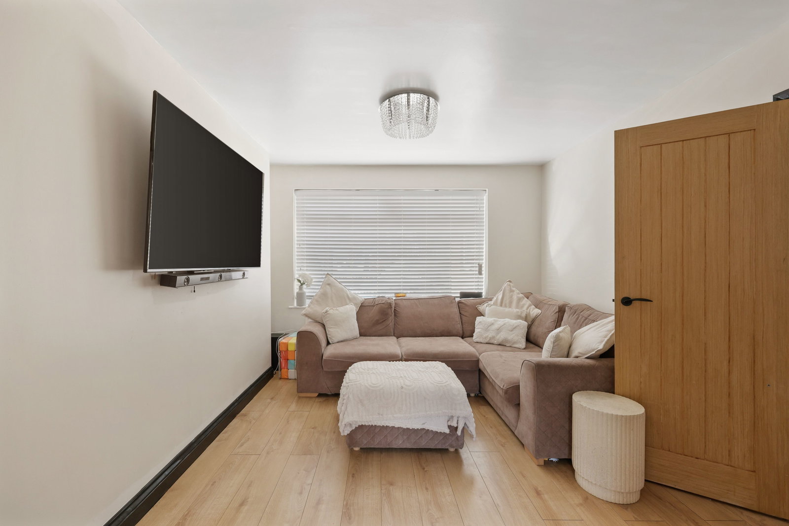 Semi Detached House for sale in Colchester, Broomfield Crescent, Wivenhoe, Colchester, CO7 9PZ, 876 m²