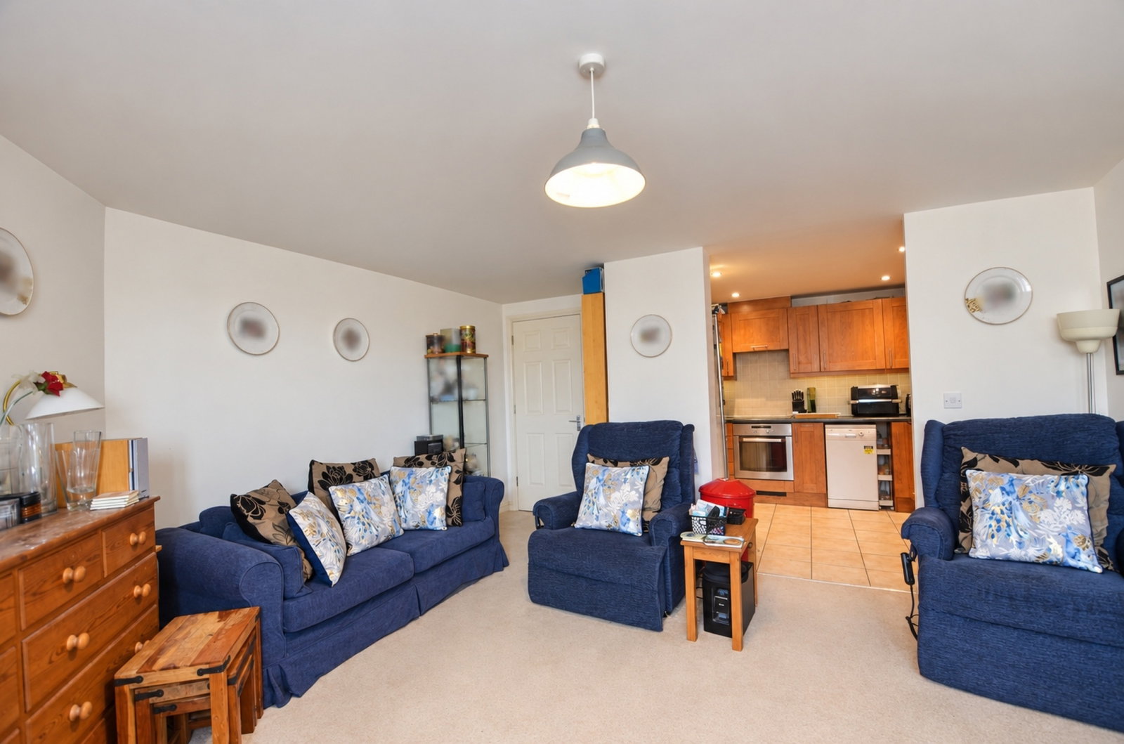 Flat for sale in London, Singapore Road, London, W13 0UP