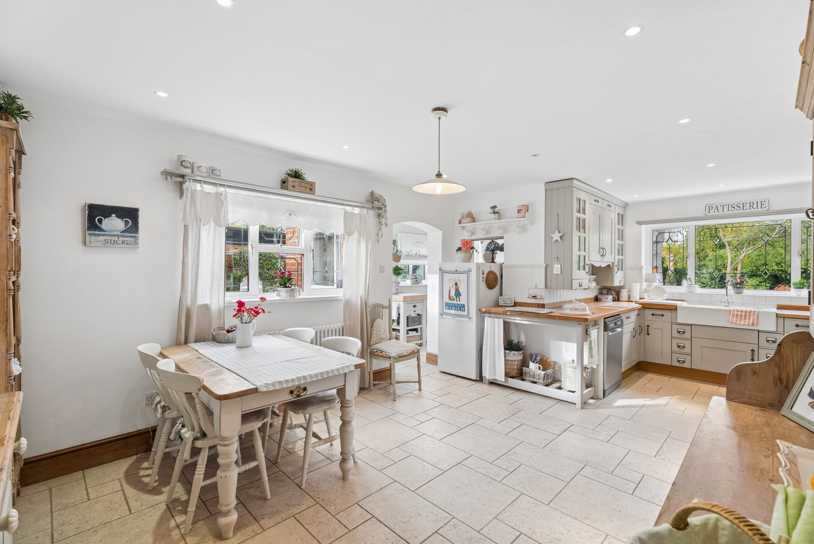 Detached House for sale in Stoke Poges, Clevehurst Close, Stoke Poges, Buckinghamshire SL2 4EP, 2348 m²