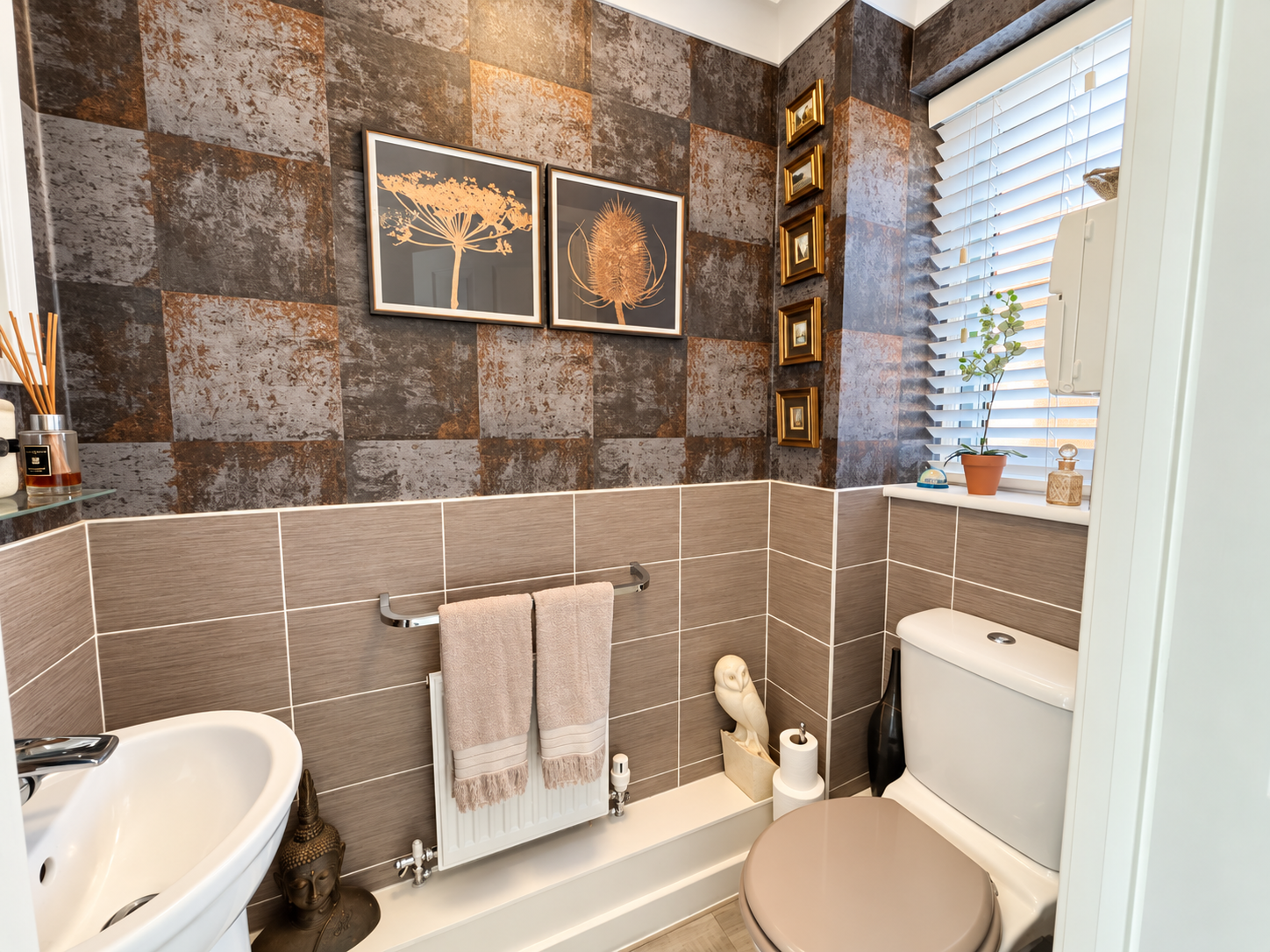 Semi Detached House for sale in Burnham on Crouch, Pond View, Burnham on Crouch, 1200 m²