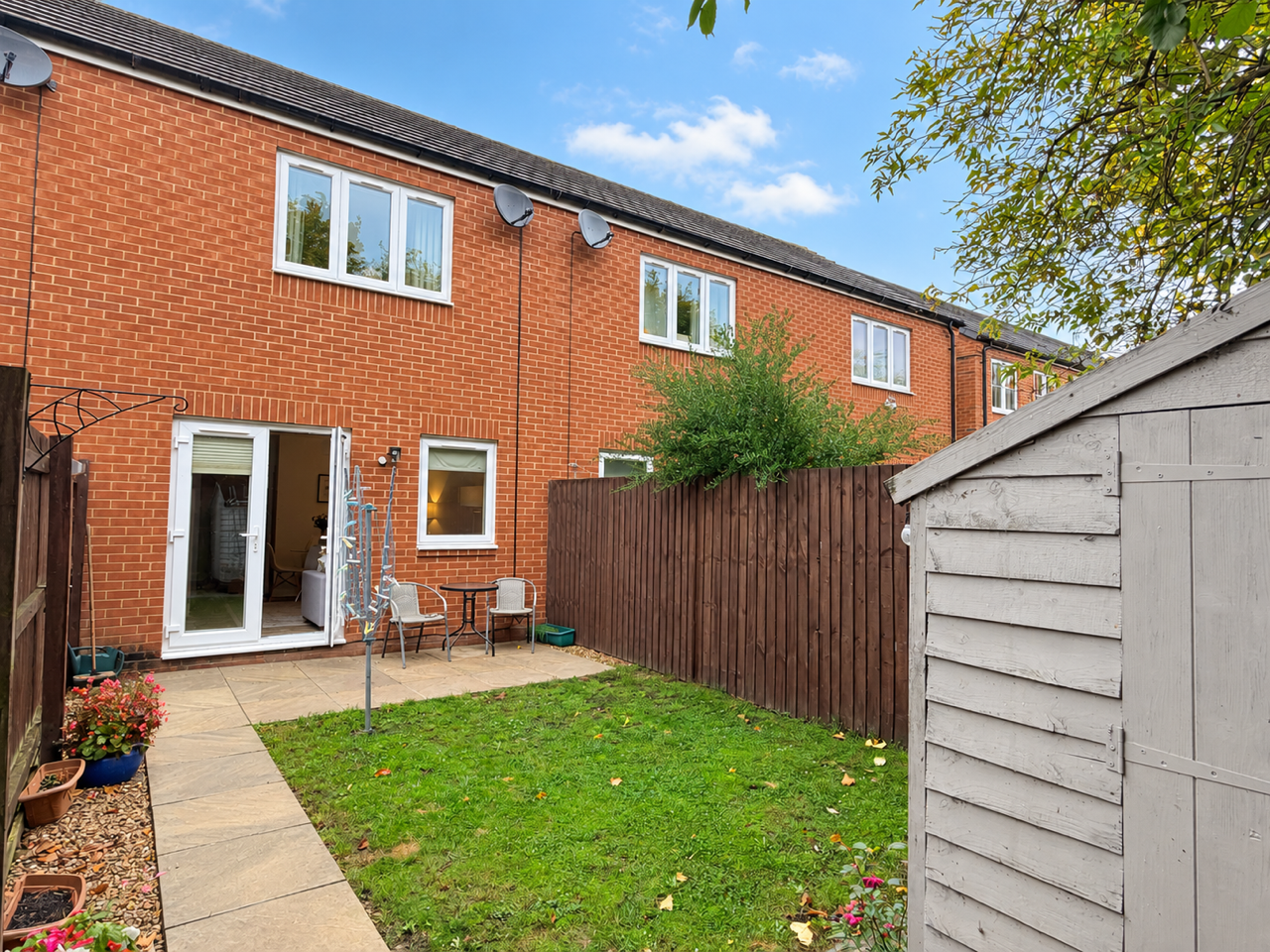 Terraced House for sale in Oswestry, Henry Robertson Drive - Lovely Two Bedroom Home, 624 m²