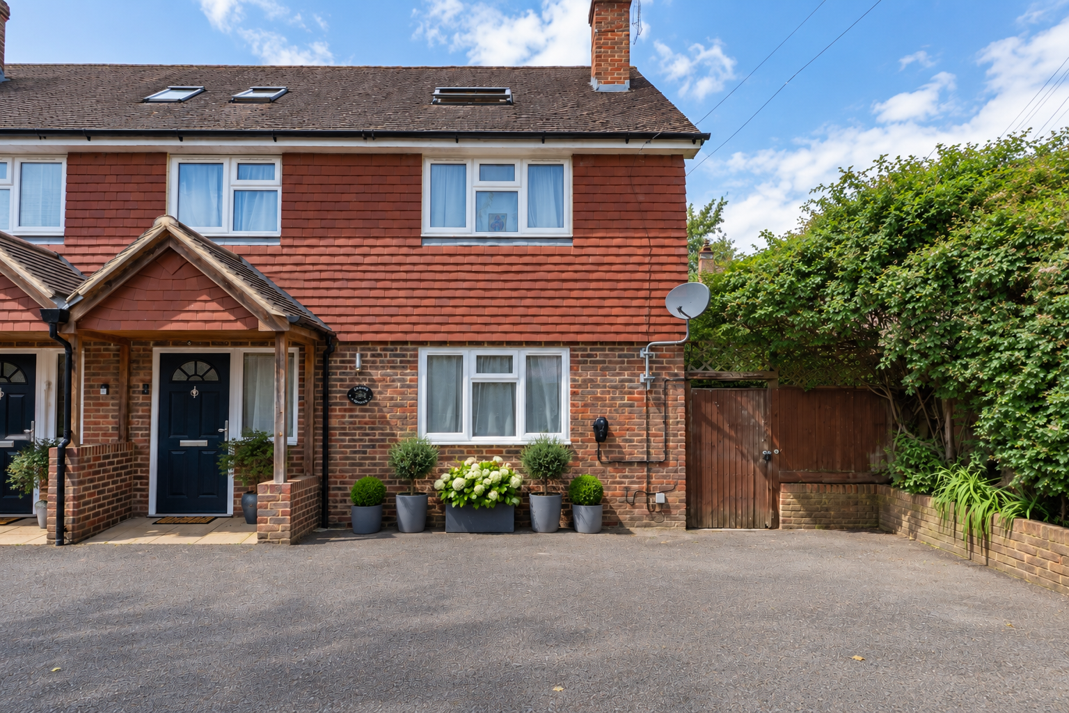 Semi Detached House for sale in Cranbrook, All Saints Road, Hawkhurst, Cranbrook, TN18 4HS