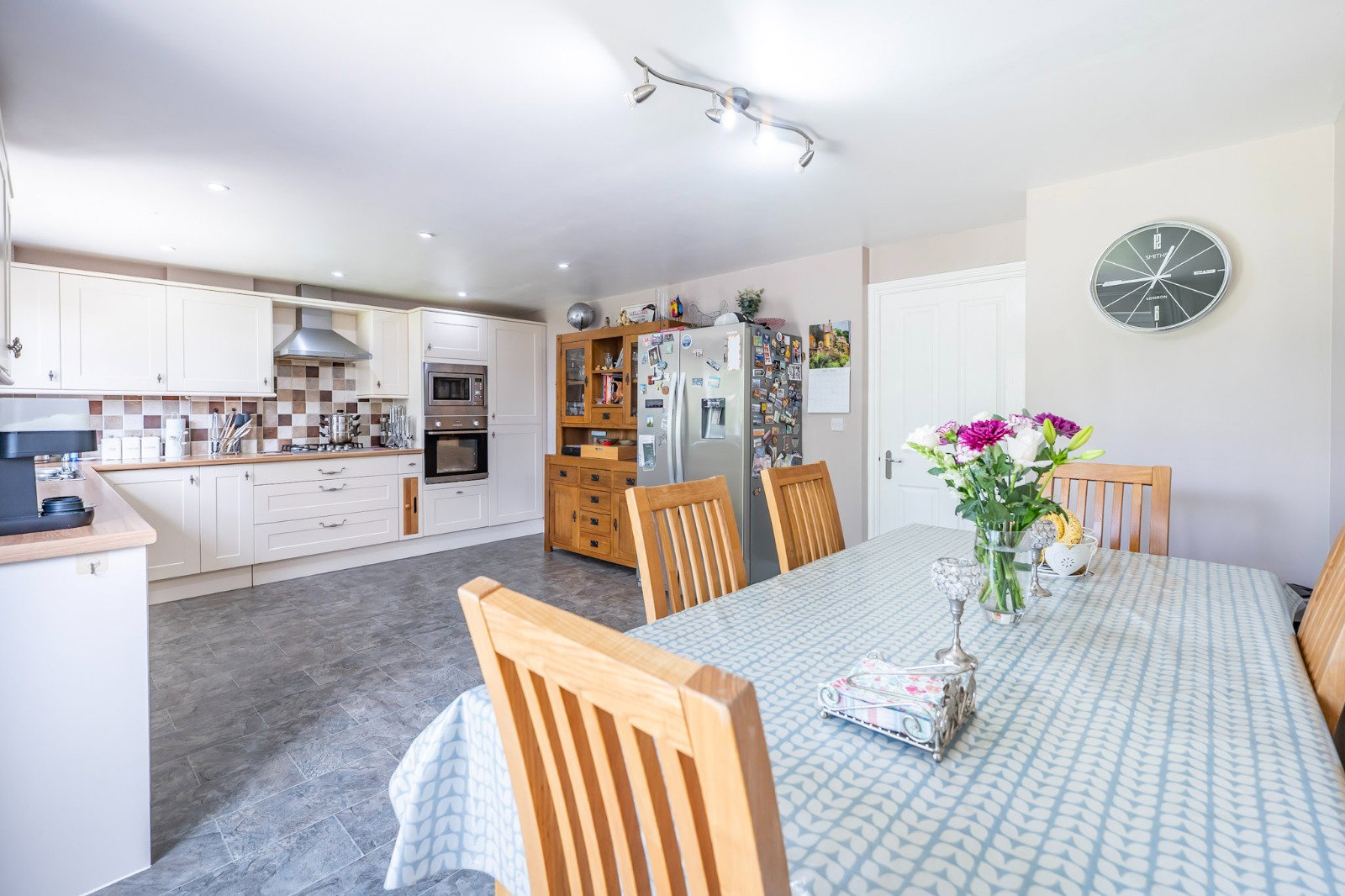 Semi Detached House for sale in Cranbrook, All Saints Road, Hawkhurst, Cranbrook, TN18 4HS