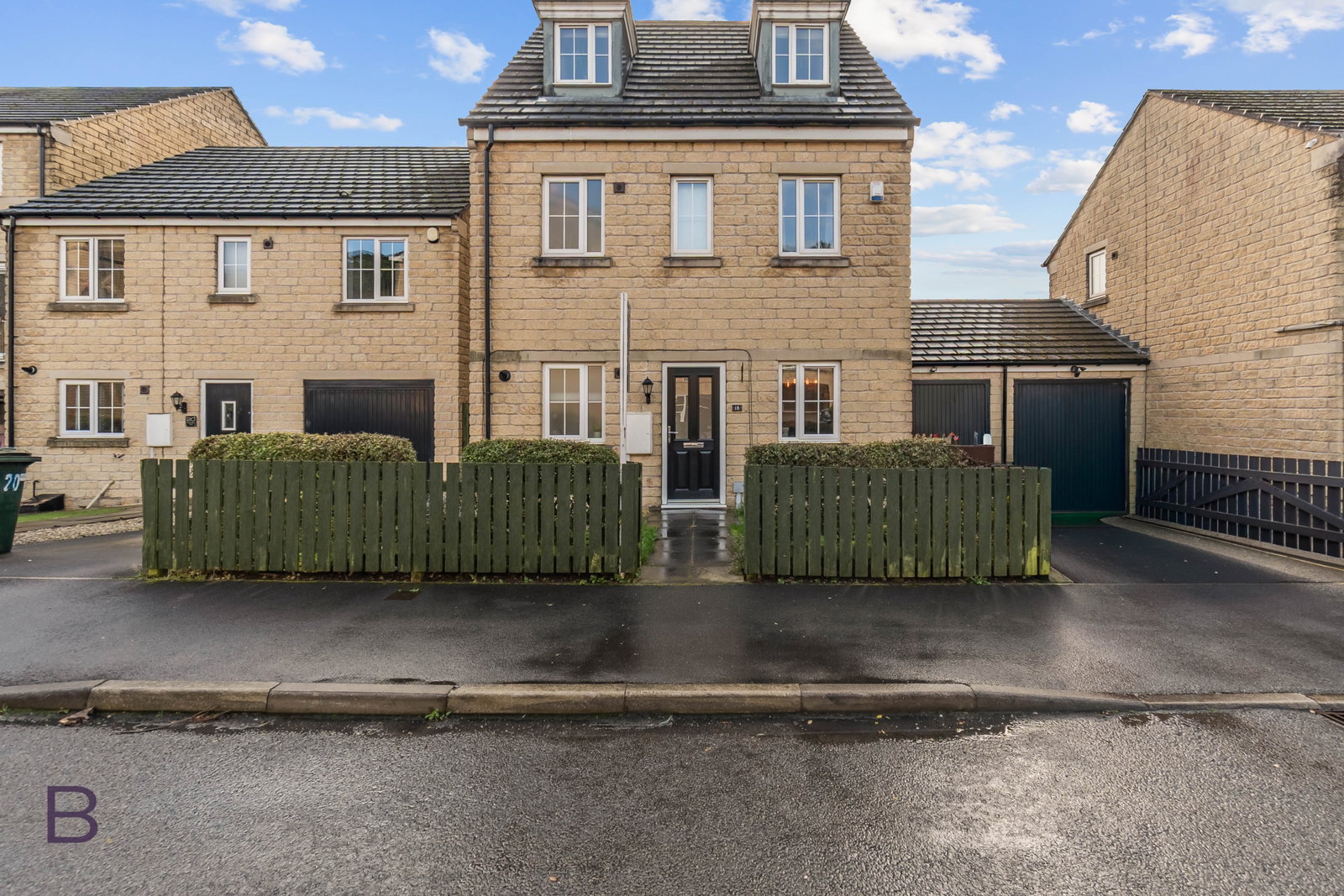 Detached House for sale in Bradford, Woodsley Fold, Thornton, Bradford, BD13 3GH, 1281 m²