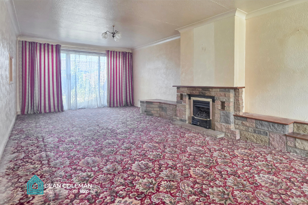 Semi Detached House for sale in Birmingham, Coney Green Drive, Northfield, B31 4DX, 1210 m²