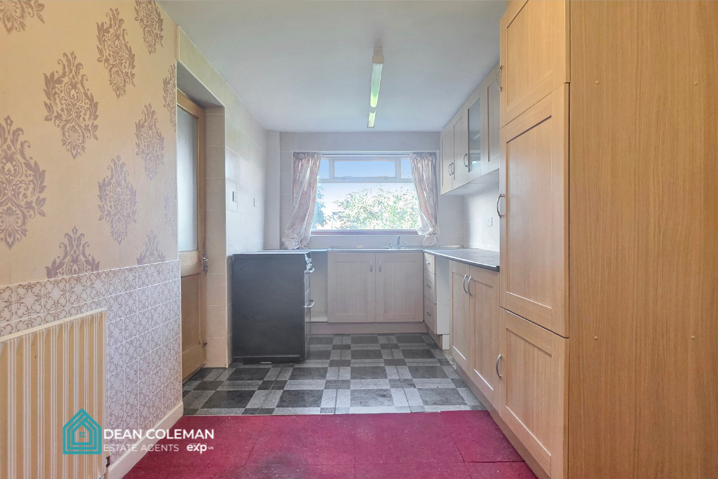 Semi Detached House for sale in Birmingham, Coney Green Drive, Northfield, B31 4DX, 1210 m²