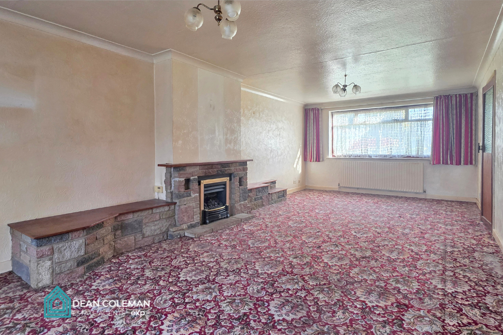 Semi Detached House for sale in Birmingham, Coney Green Drive, Northfield, B31 4DX, 1210 m²