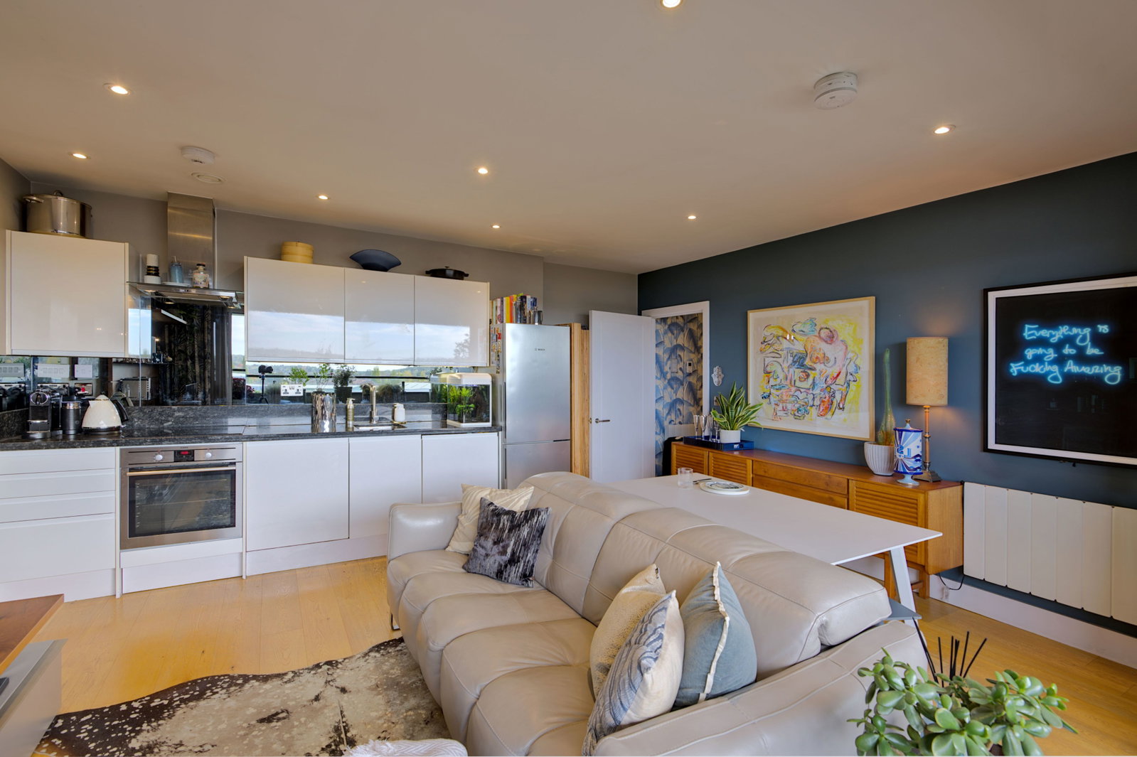 Flat for sale in Borehamwood, Elstree Way, Borehamwood, WD6 1SD, 500 m²