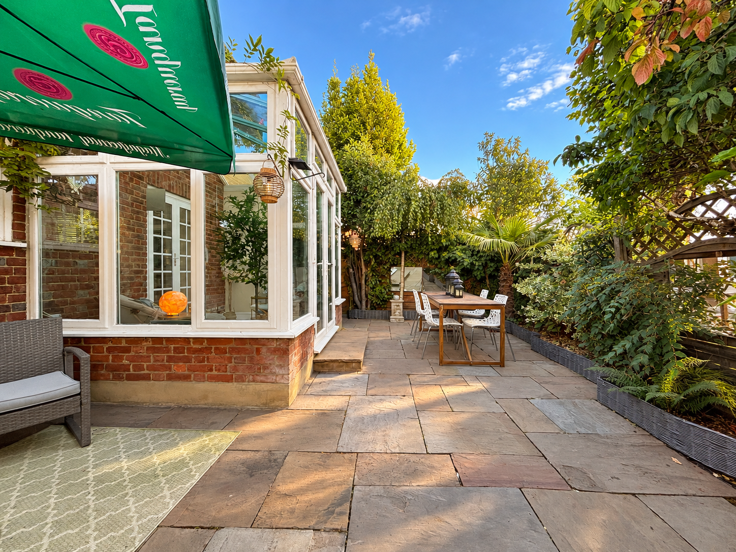 Semi Detached House for sale in Redhill, Flint Cottage, High Street, Merstham, Redhill, Surrey, RH1, 804 m²