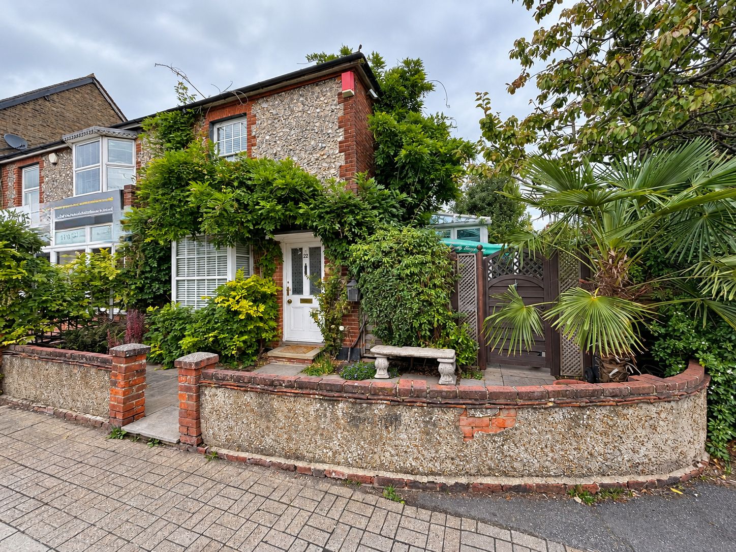 Semi Detached House for sale in Redhill, Flint Cottage, High Street, Merstham, Redhill, Surrey, RH1, 804 m²