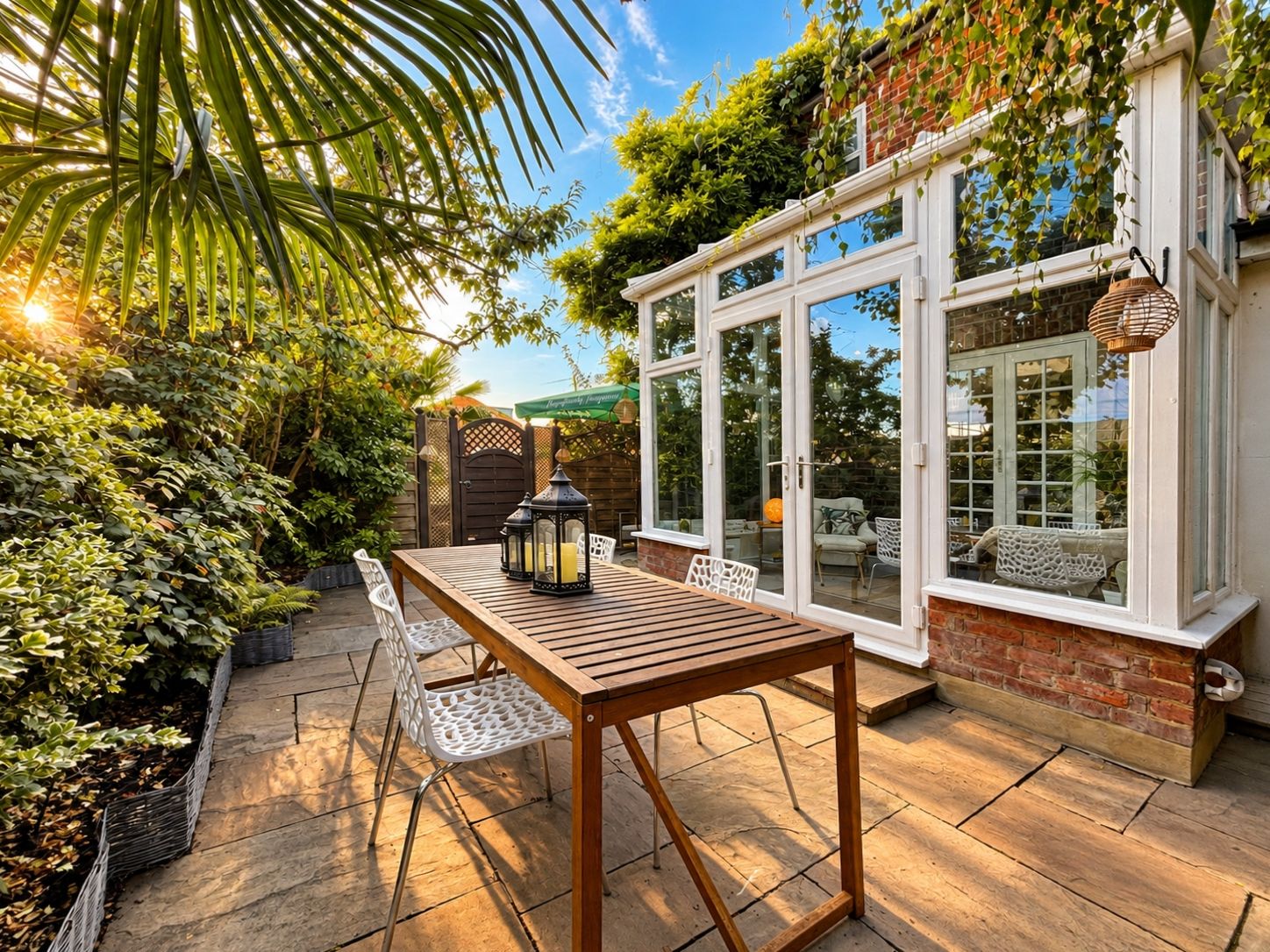 Semi Detached House for sale in Redhill, Flint Cottage, High Street, Merstham, Redhill, Surrey, RH1, 804 m²