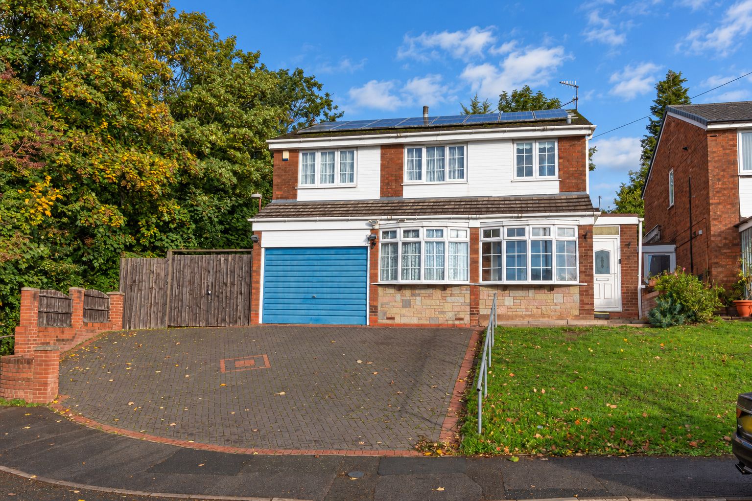Detached House for sale in Birmingham, Middleton Gardens, Birmingham, B30 1BB
