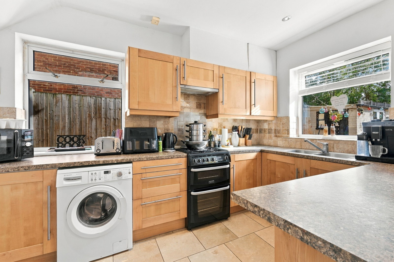 Semi Detached House for sale in Bromley, Whitefoot Lane, Bromley, BR1 5SB