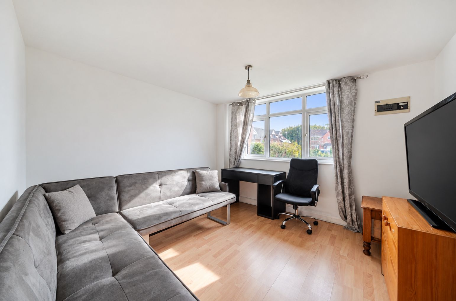 Terraced House for sale in York, Crambeck Village, Welburn, York, YO60 7EZ, 1003 m²