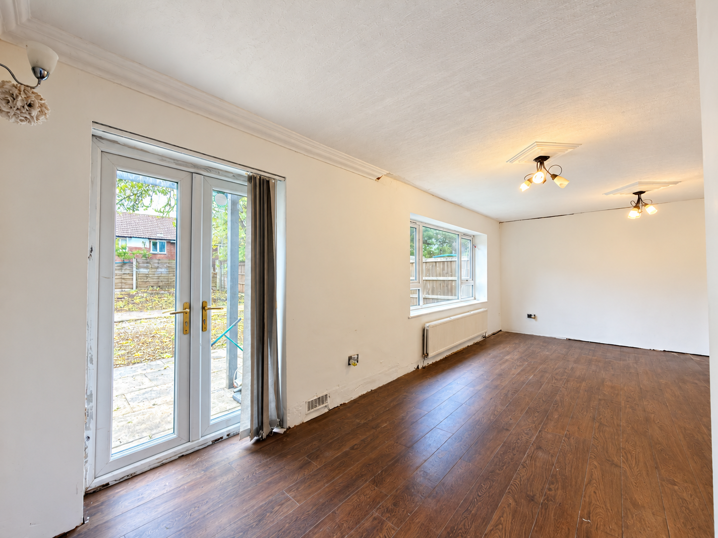 Semi Detached House for sale in Stockport, Nottingham Avenue, Brinnington, Stockport, SK5 8ET