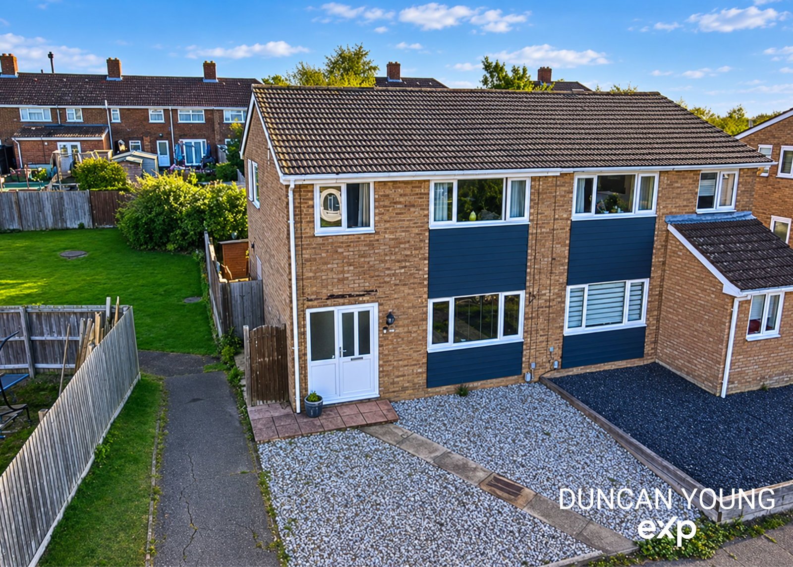 Semi Detached House for sale in St. Neots, Philip Gardens, St. Neots, PE19 2QJ