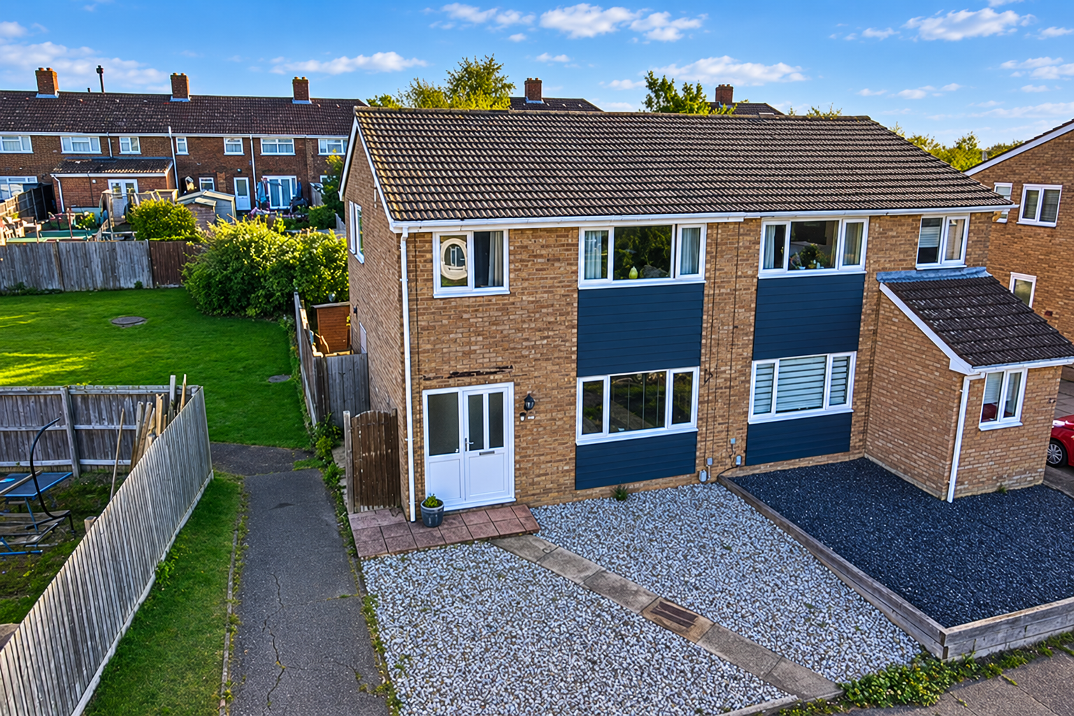 Semi Detached House for sale in St. Neots, Philip Gardens, St. Neots, PE19 2QJ