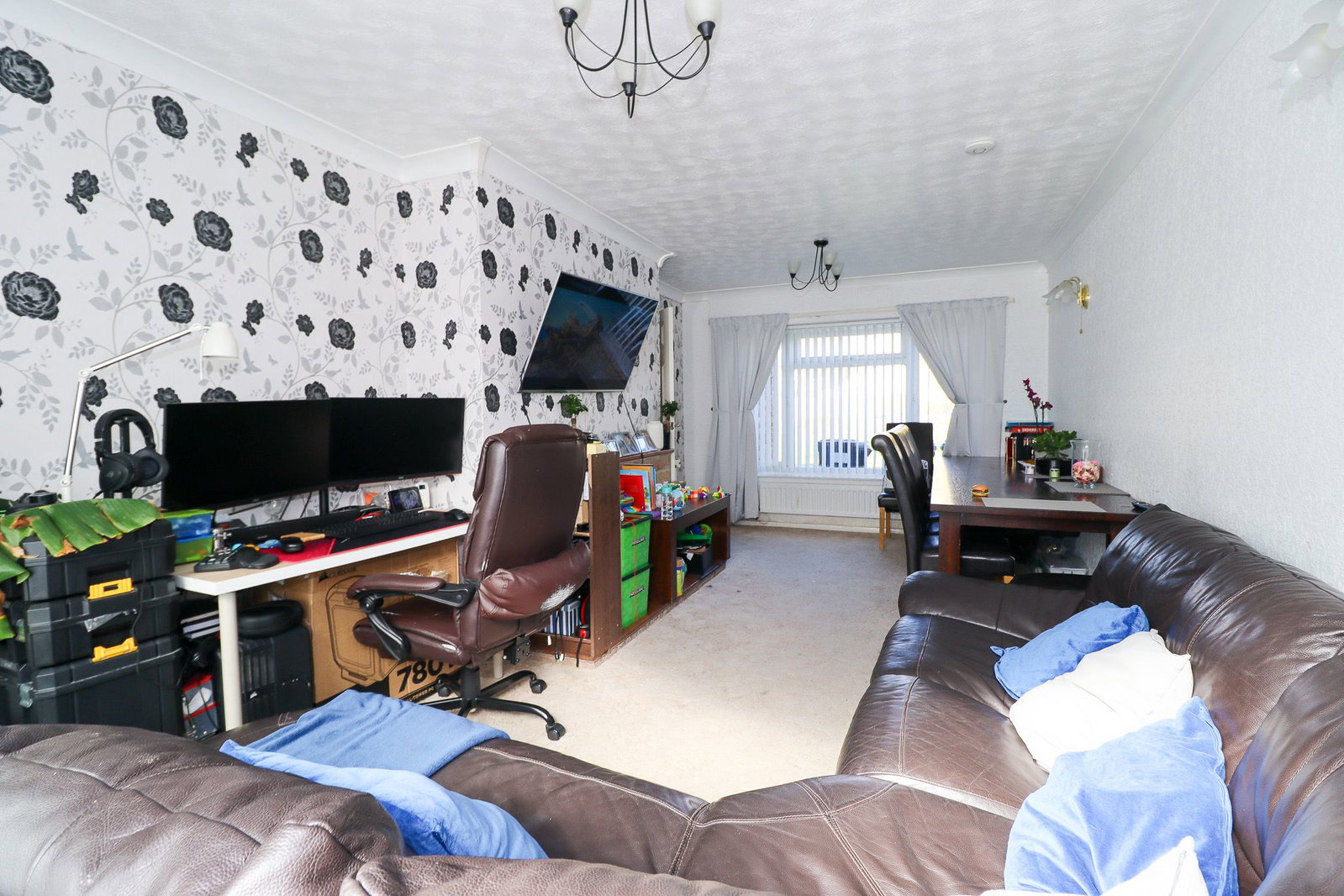Semi Detached House for sale in St. Neots, Elm Drive, Offord Cluny, St. Neots, PE19 5RN