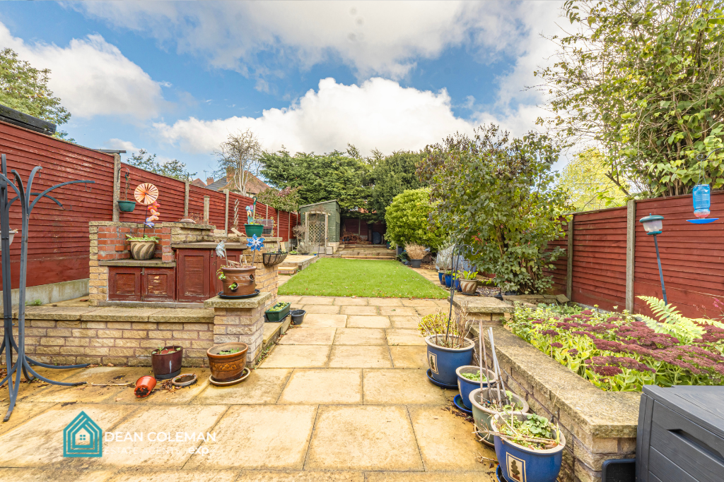 Semi Detached House for sale in Birmingham, Wychall Road, Northfield, B31 3AA, 1714 m²