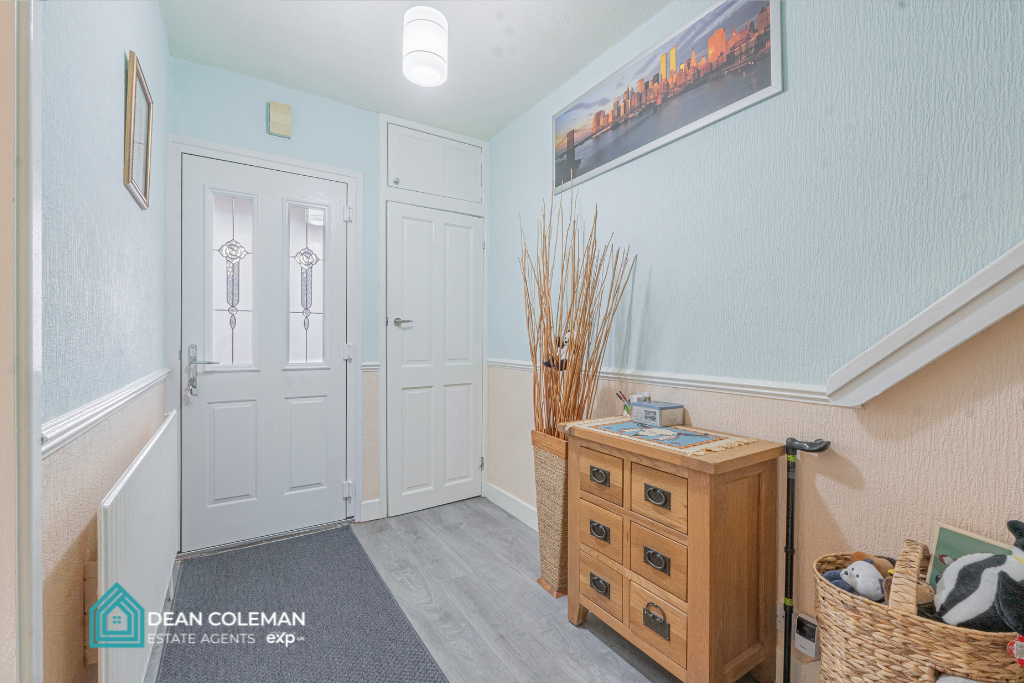 Semi Detached House for sale in Birmingham, Wychall Road, Northfield, B31 3AA, 1714 m²