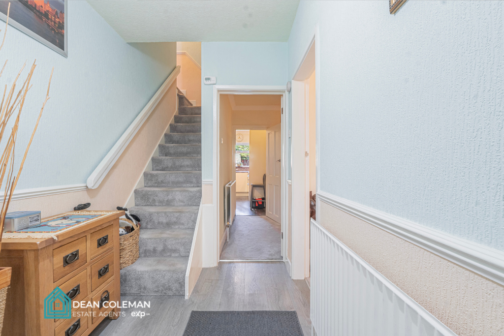 Semi Detached House for sale in Birmingham, Wychall Road, Northfield, B31 3AA, 1714 m²