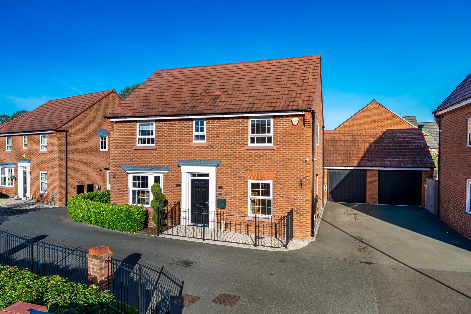 Detached House for sale in Wilmslow, Primrose Way, Wilmslow, Cheshire, SK9 4EF, 1569 m²