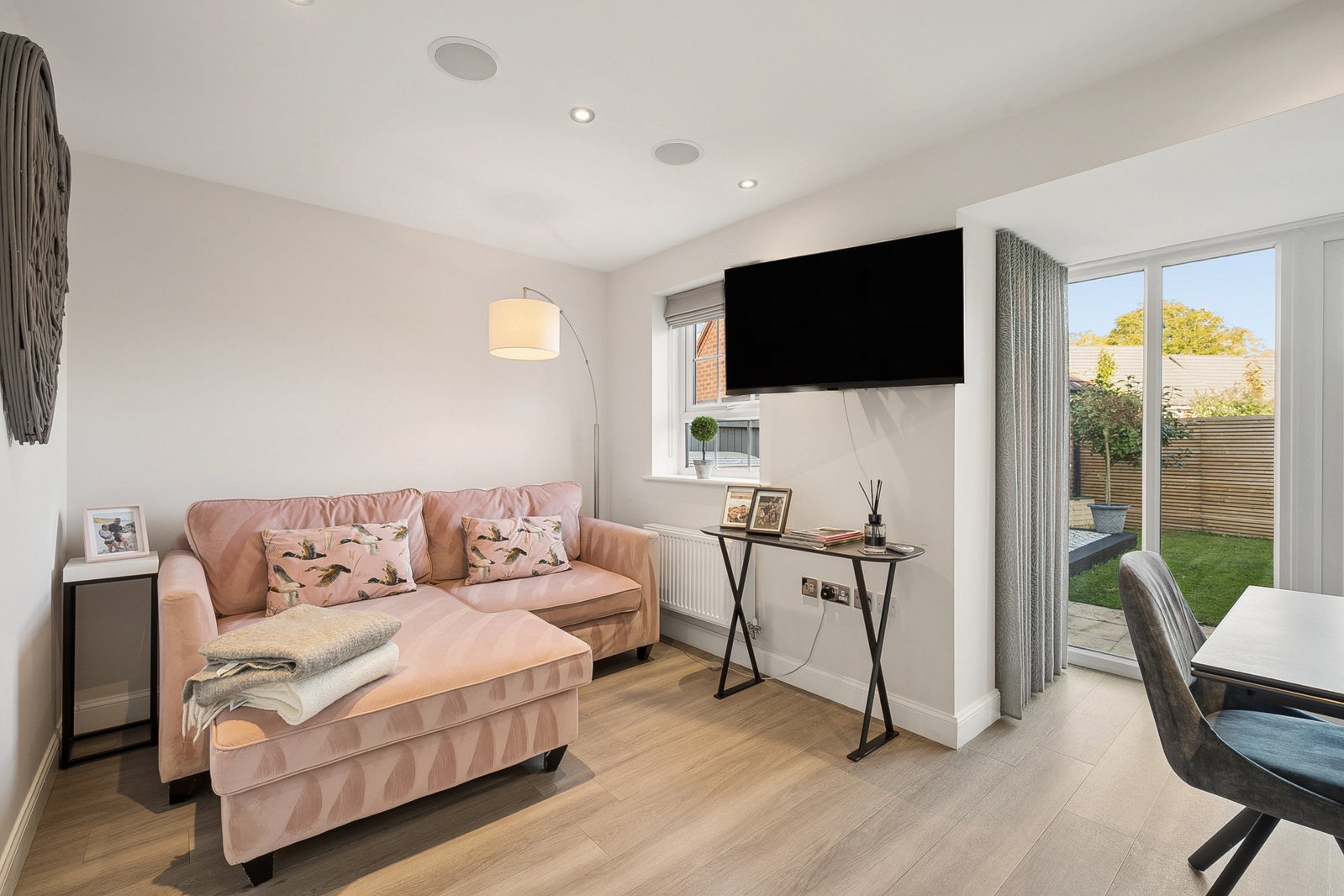 Detached House for sale in Wilmslow, Primrose Way, Wilmslow, Cheshire, SK9 4EF, 1569 m²
