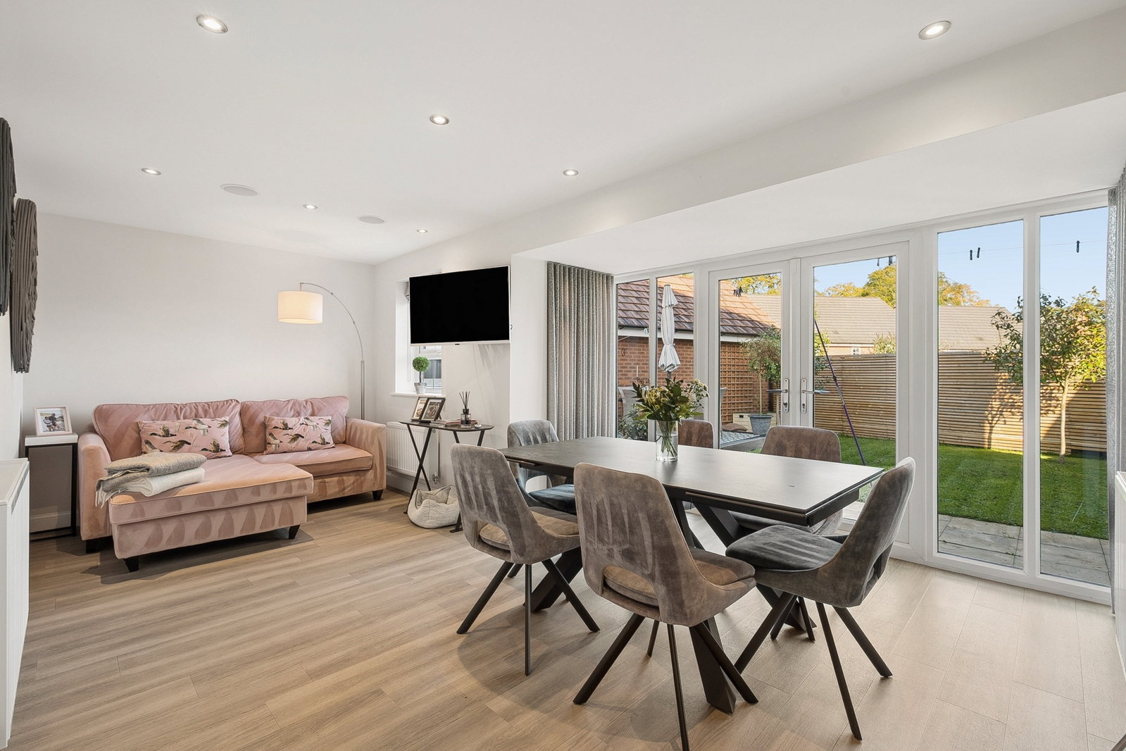 Detached House for sale in Wilmslow, Primrose Way, Wilmslow, Cheshire, SK9 4EF, 1569 m²