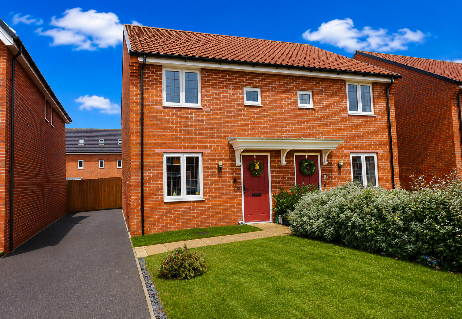 Semi Detached House for sale in St. Neots, Longhall Road, St. Neots, PE19 5WD