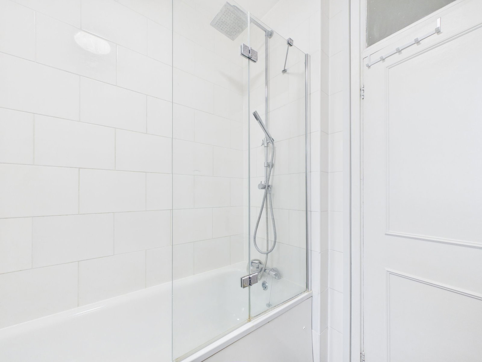 Apartment for sale in London, Weir Road, Balham, SW12, 765 m²
