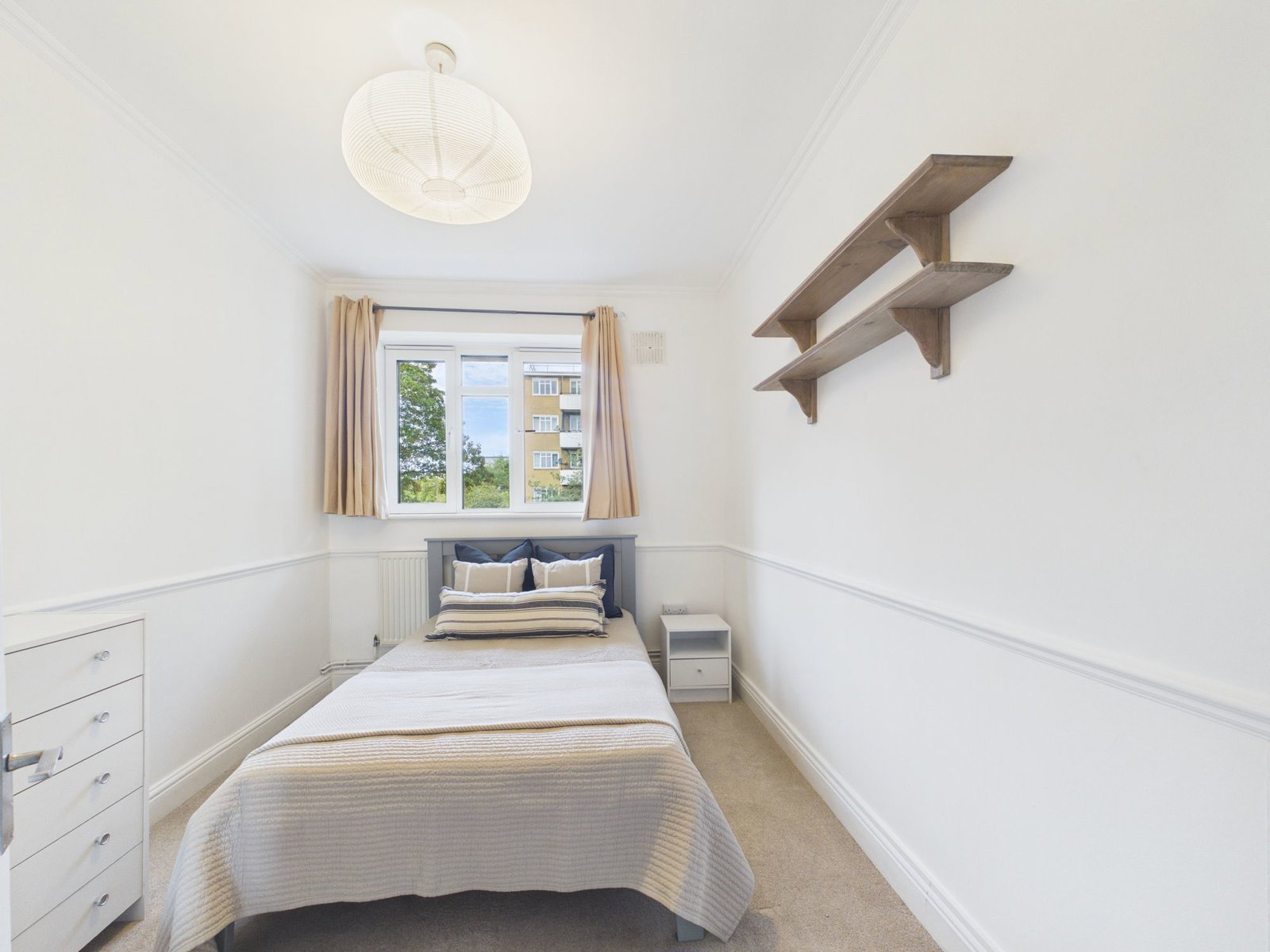 Apartment for sale in London, Weir Road, Balham, SW12, 765 m²