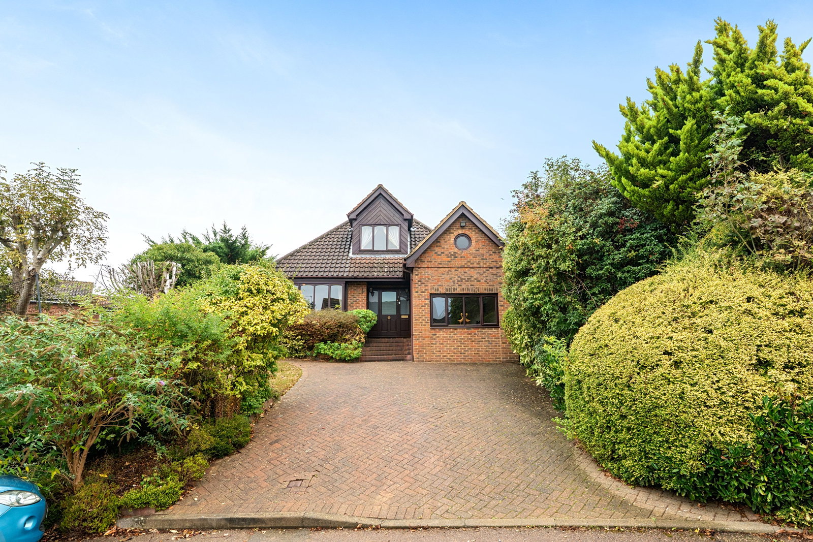 Detached House for sale in Bushey, Dunsmore Close, Bushey, WD23