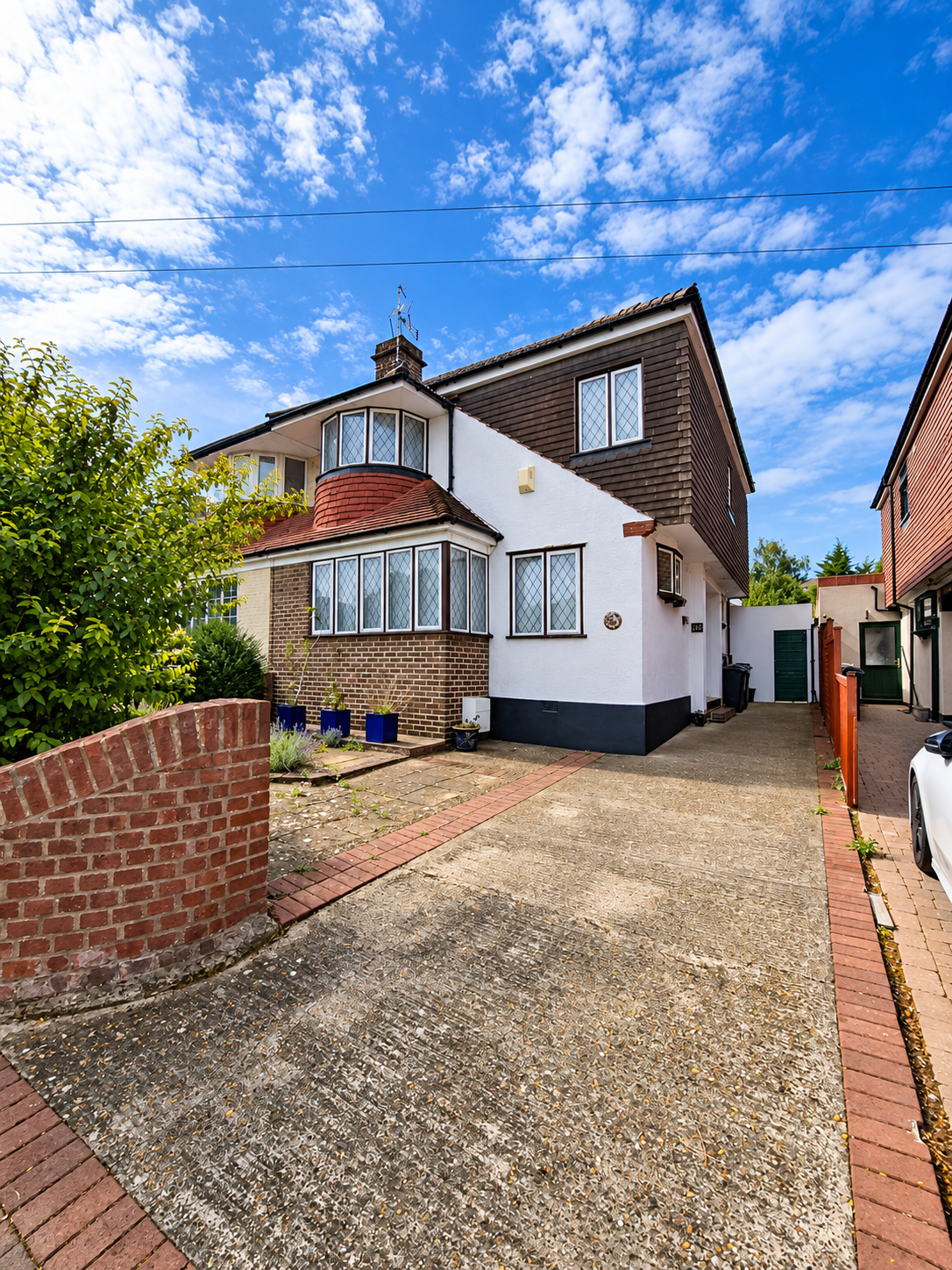 Semi Detached House for sale in Dartford, Windsor Drive, Dartford, DA1 3HN
