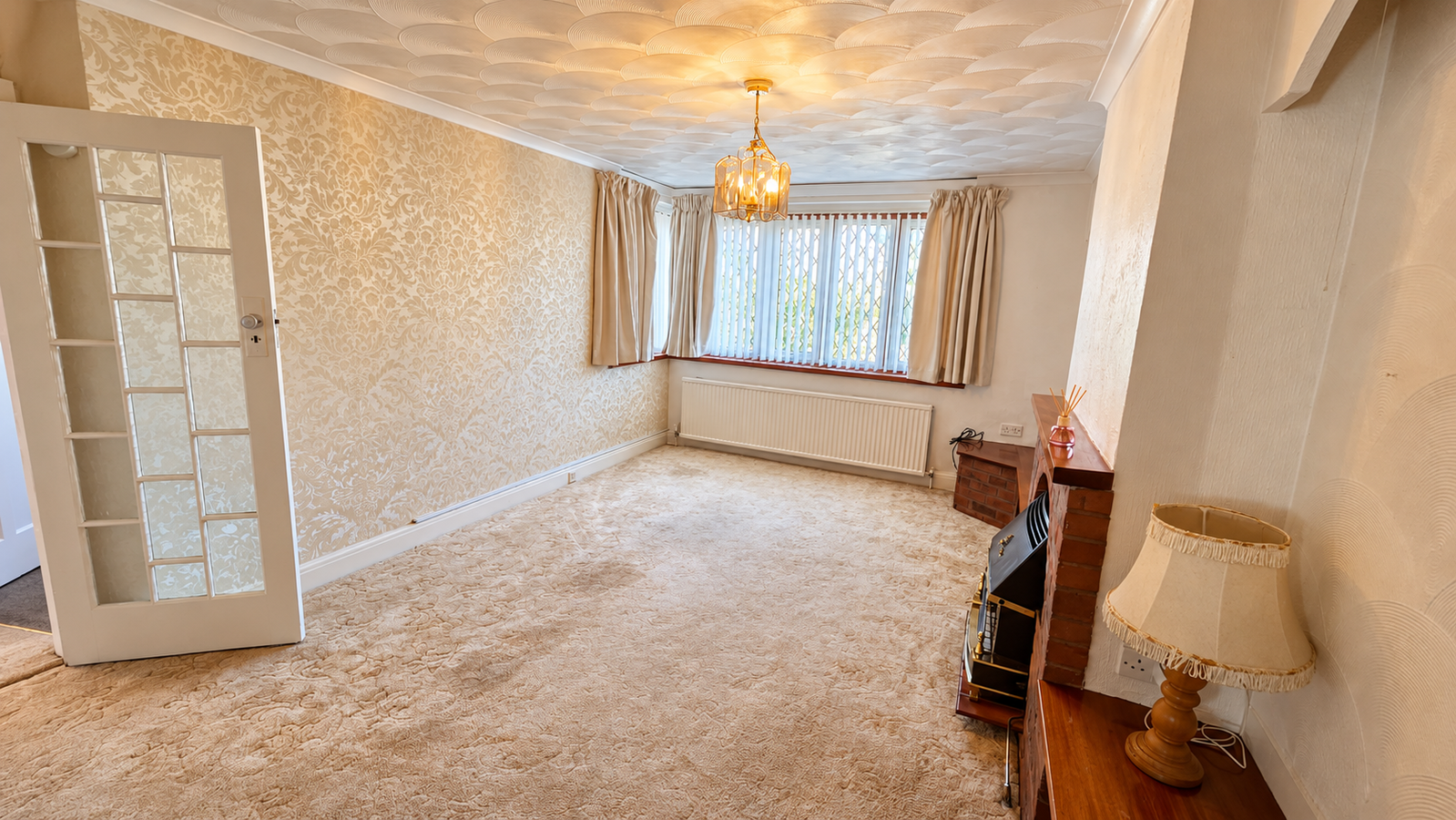 Semi Detached House for sale in Dartford, Windsor Drive, Dartford, DA1 3HN