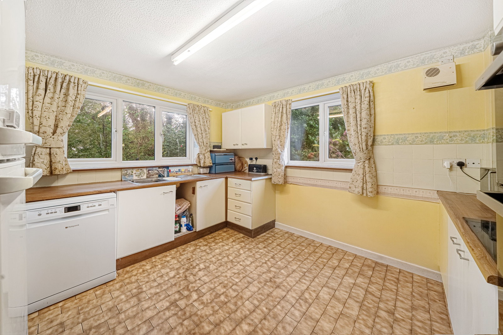 Detached House for sale in Bodmin, Blowinghouse Lane, Bodmin, PL30 5BN, 2441 m²