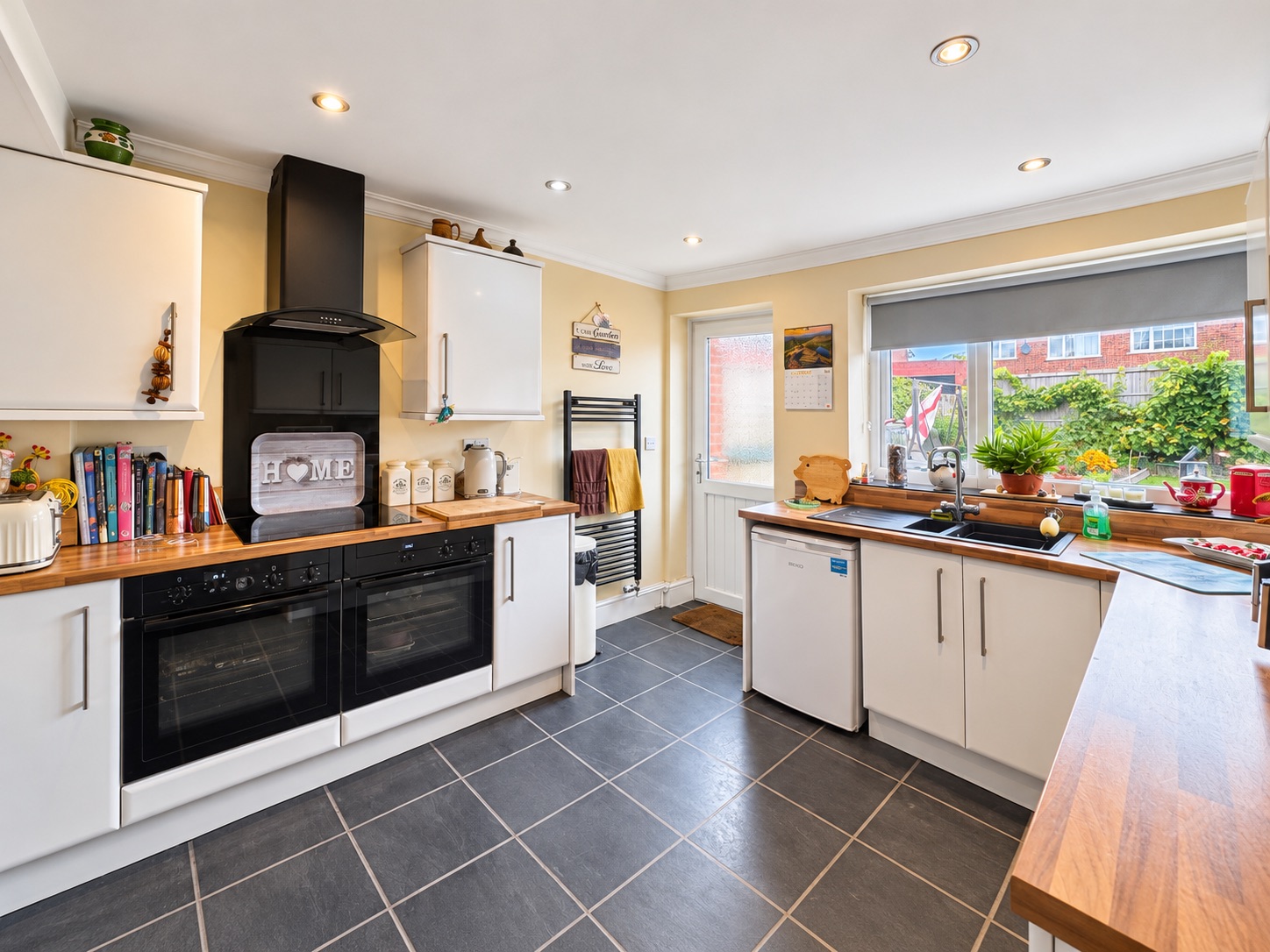 Semi Detached House for sale in Mansfield, Bernard Avenue, Mansfield Woodhouse, Mansfield, NG19 8HR