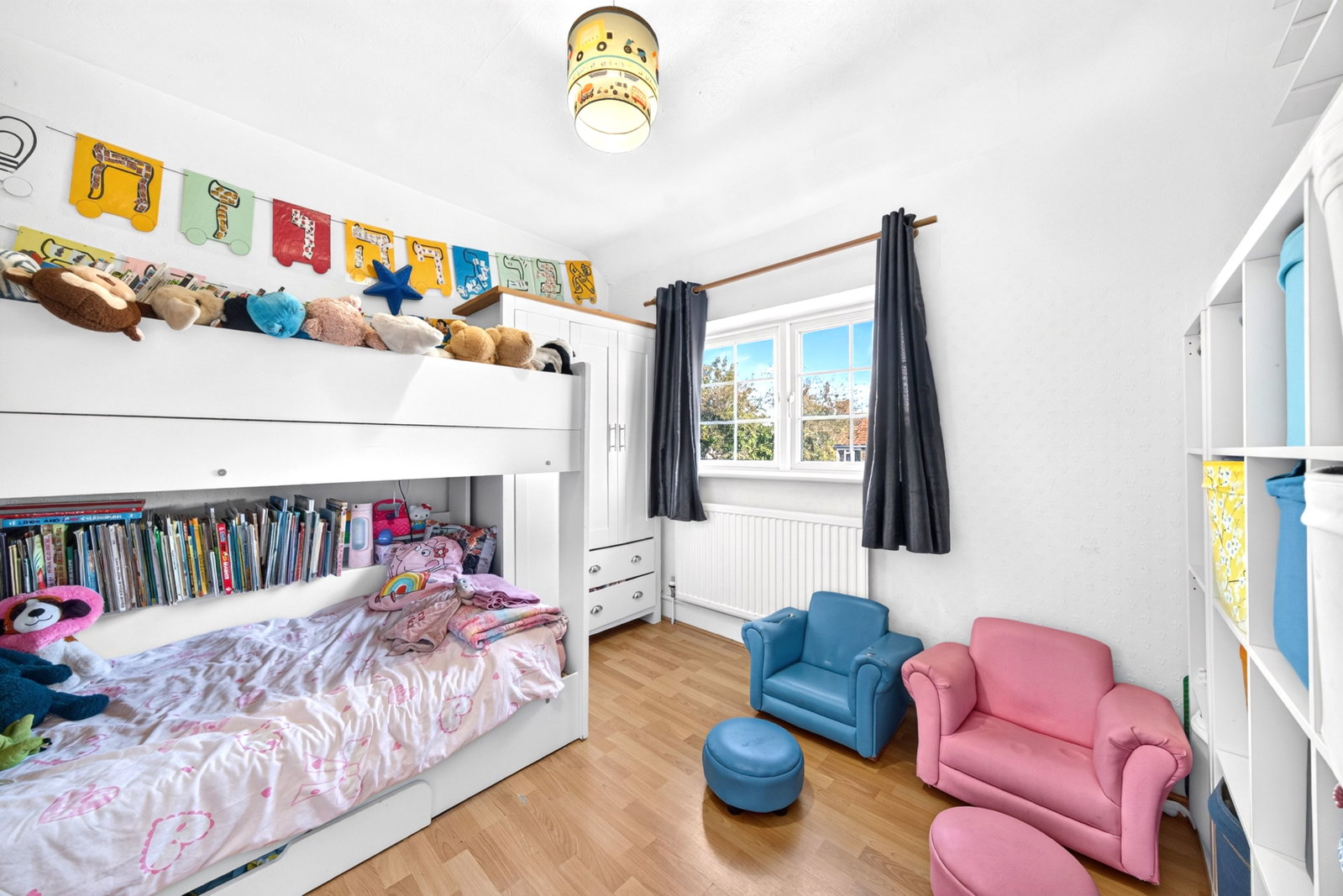 Terraced House for sale in Borehamwood, Theobald Street, Borehamwood, WD6 4PF, 732 m²
