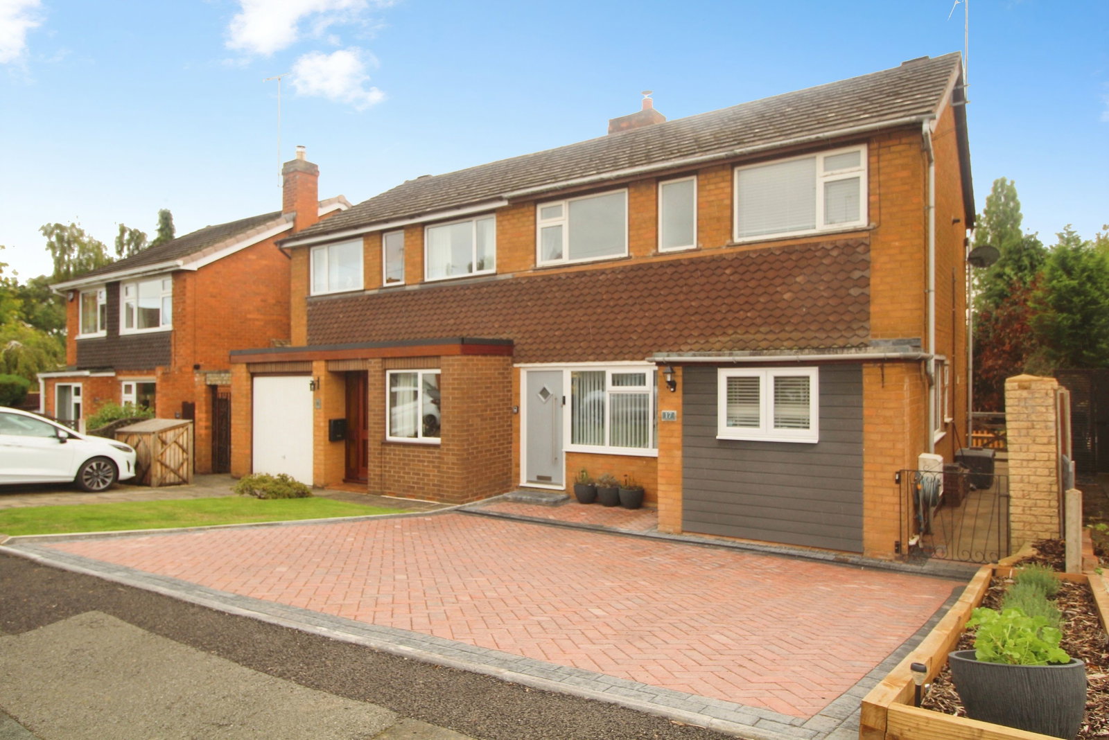 Semi Detached House for sale in Kidderminster, Kennedy Close, Aggborough, Kidderminster, Worcestershire, DY10 1LR