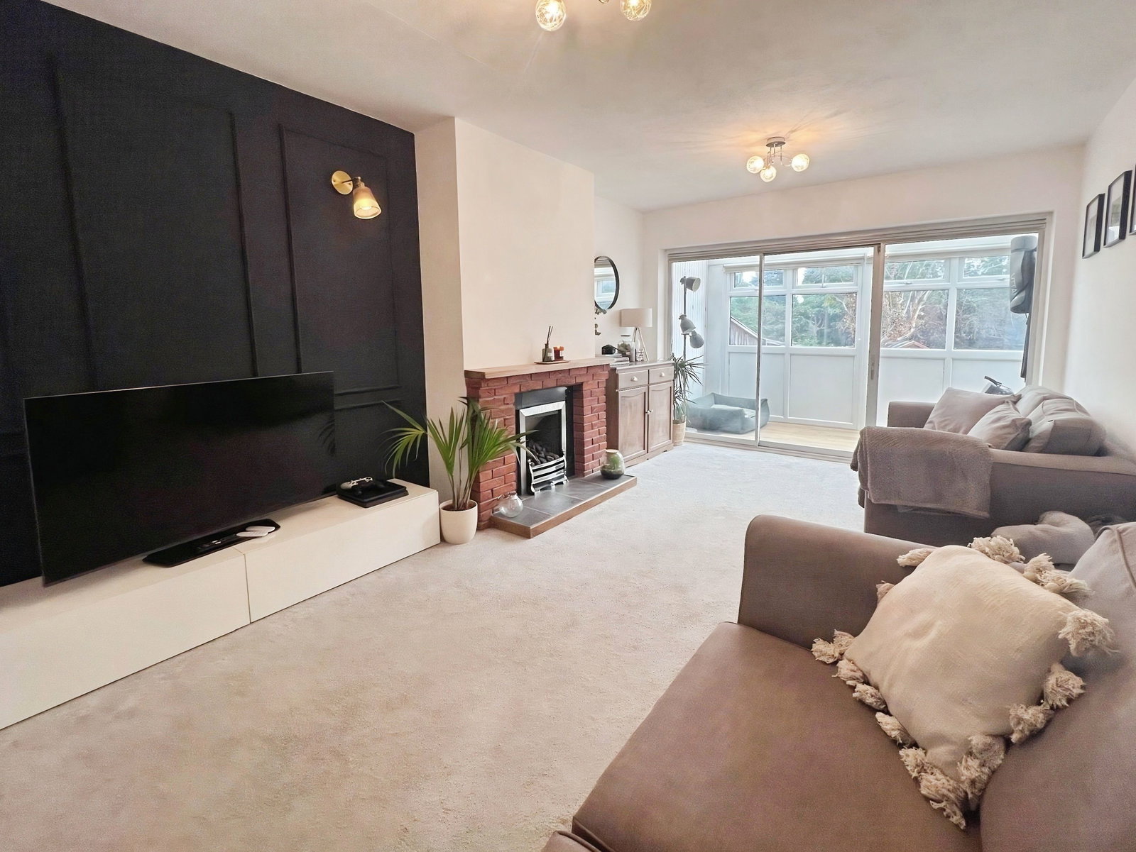 Semi Detached House for sale in Kidderminster, Kennedy Close, Aggborough, Kidderminster, Worcestershire, DY10 1LR