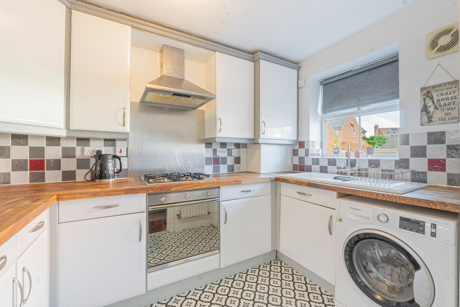 Ground Floor Flat for sale in Solihull, Clarks Lane, Dickens Heath, 581 m²