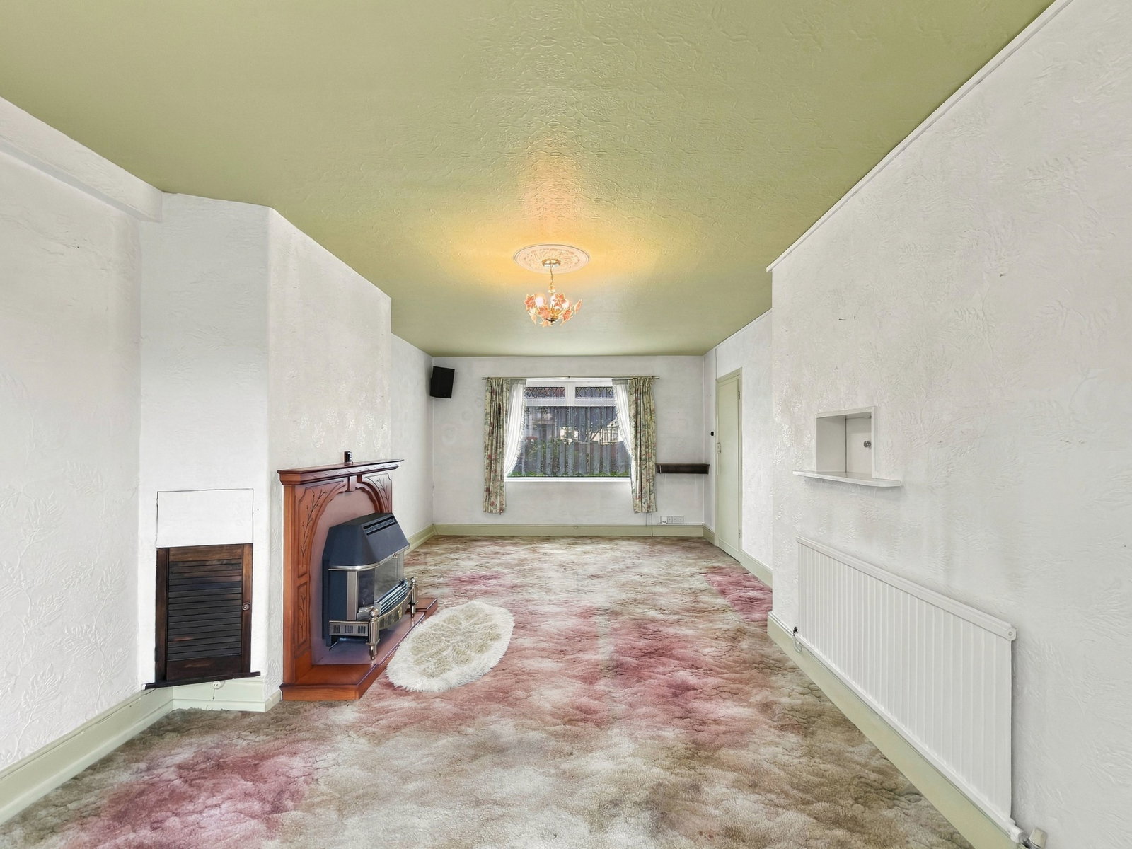 Semi Detached House for sale in Newport, Ty Isaf Park Avenue, Risca