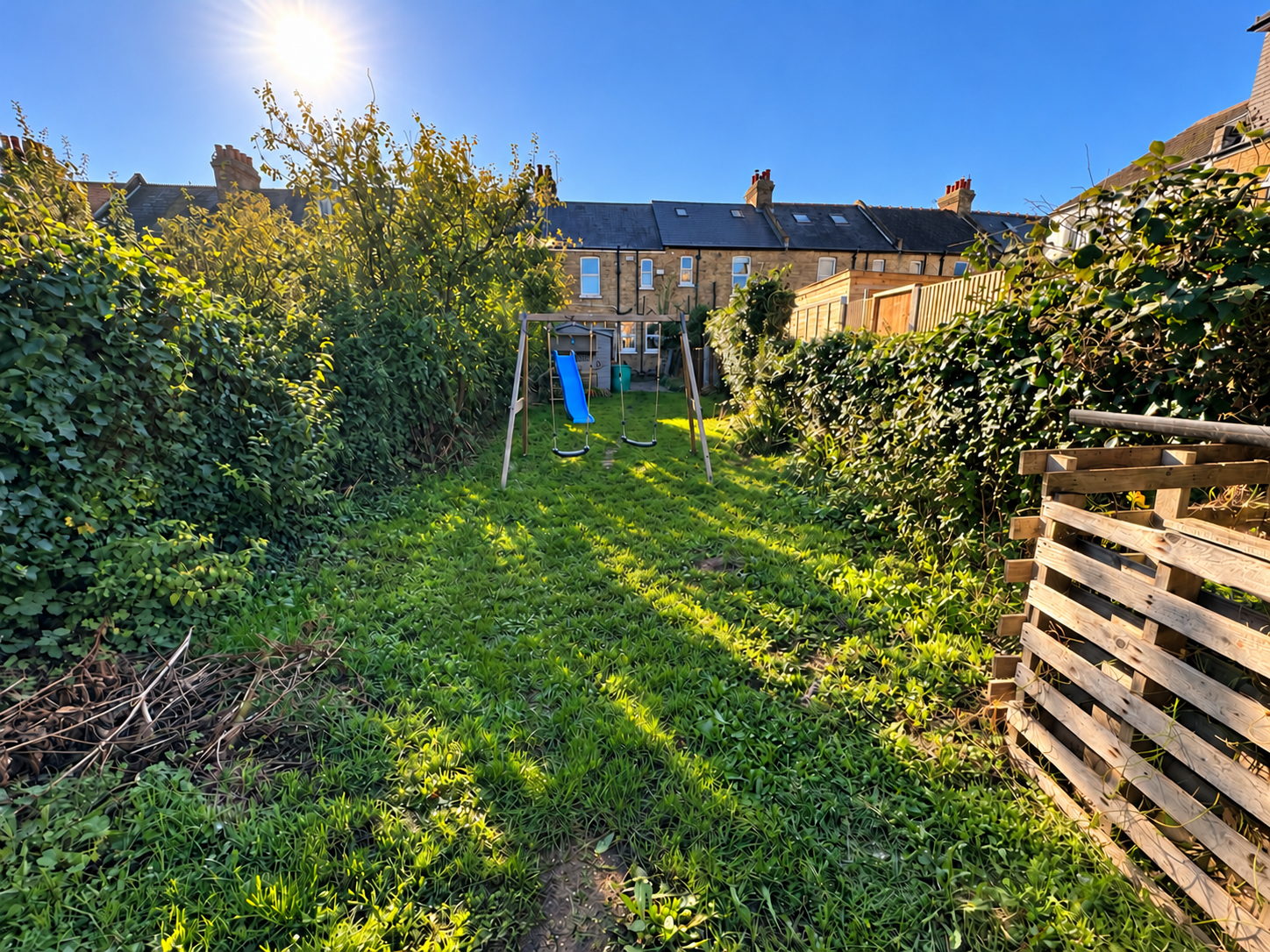 Terraced House for sale in Ramsgate, Edith Road, Ramsgate, CT11 0EB, 980 m²