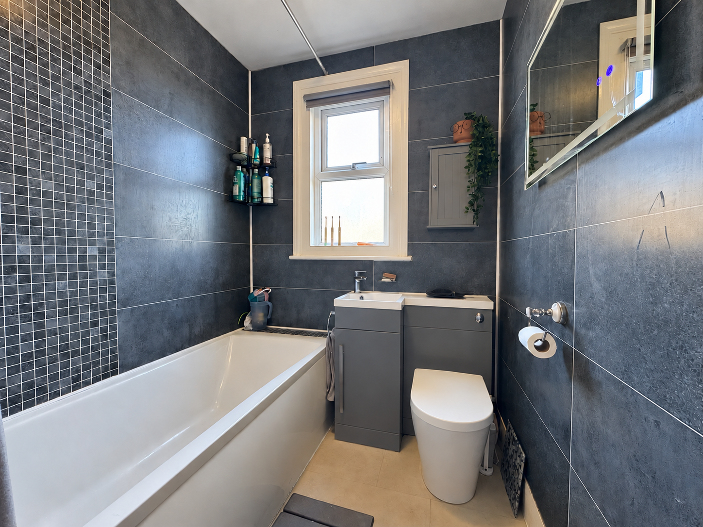 Terraced House for sale in Ramsgate, Edith Road, Ramsgate, CT11 0EB, 980 m²