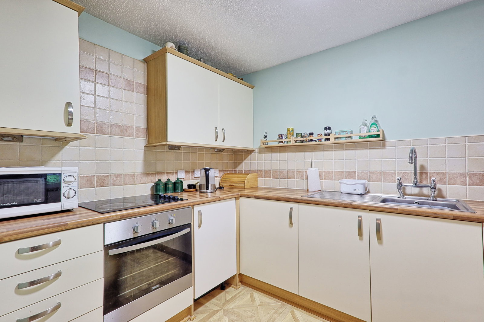 Retirement for sale in Brentwood, The Lawns,Uplands Road,Warley, Brentwood, Essex, CM14, 465 m²