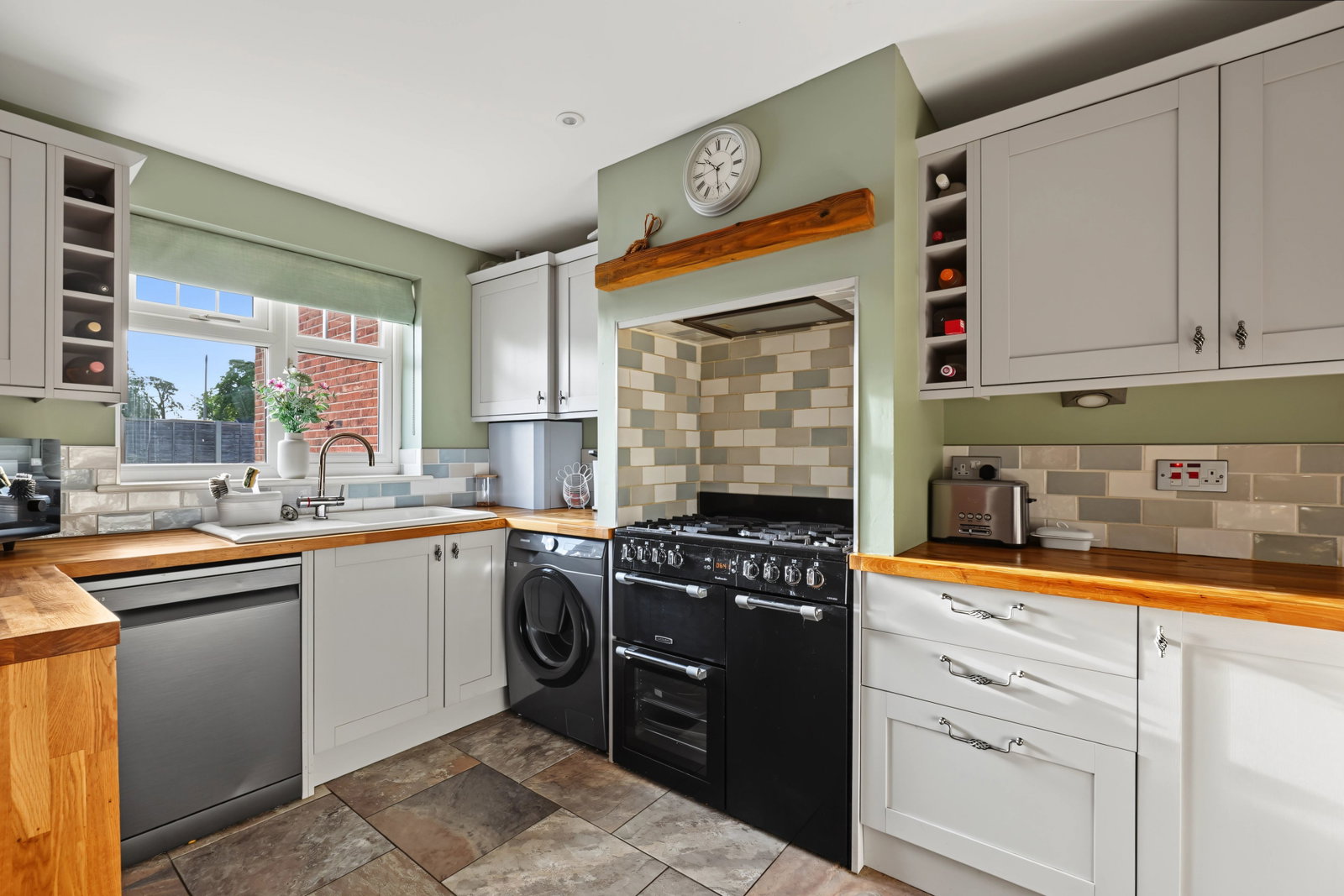 Terraced House for sale in Rochester, Prior Place, Rochester, ME1 3FZ, 969 m²