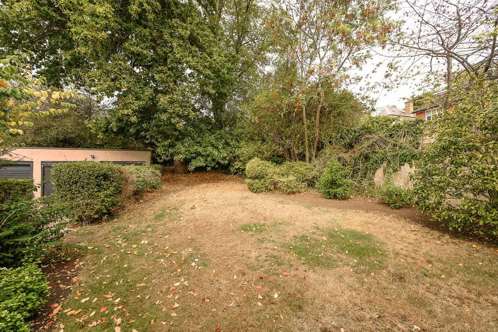 Flat for sale in Wimbledon, 4 Lymington Court, Wimbledon, SW19, 1336 m²