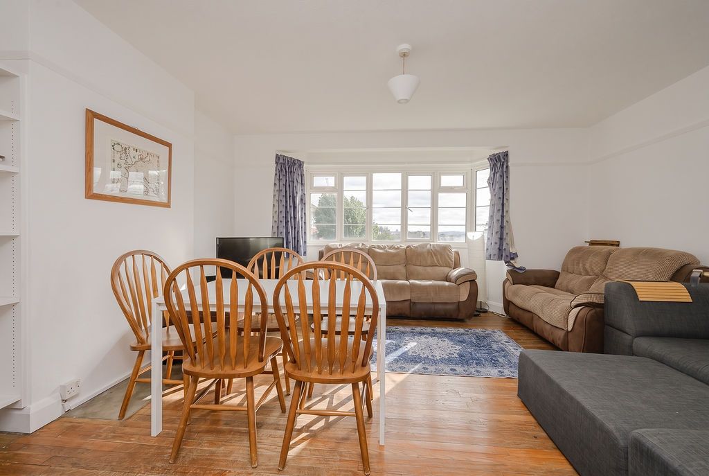 Flat for sale in Wimbledon, 4 Lymington Court, Wimbledon, SW19, 1336 m²