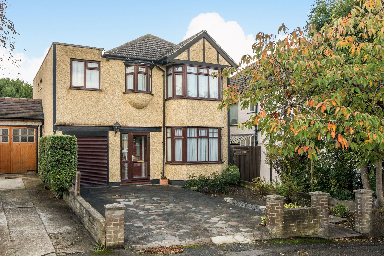 Detached House for sale in Carshalton, Sussex Road, Carshalton Beeches, SM5 3NA