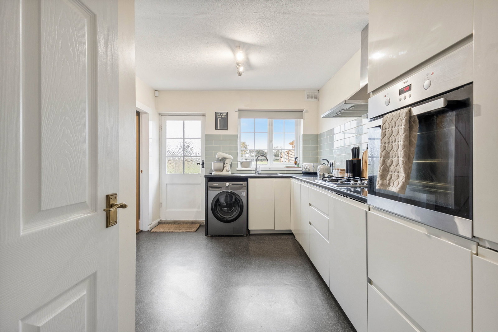 Terraced House for sale in Pontefract, Ackton Close, Ackton, Pontefract, WF7 6JB, 960 m²
